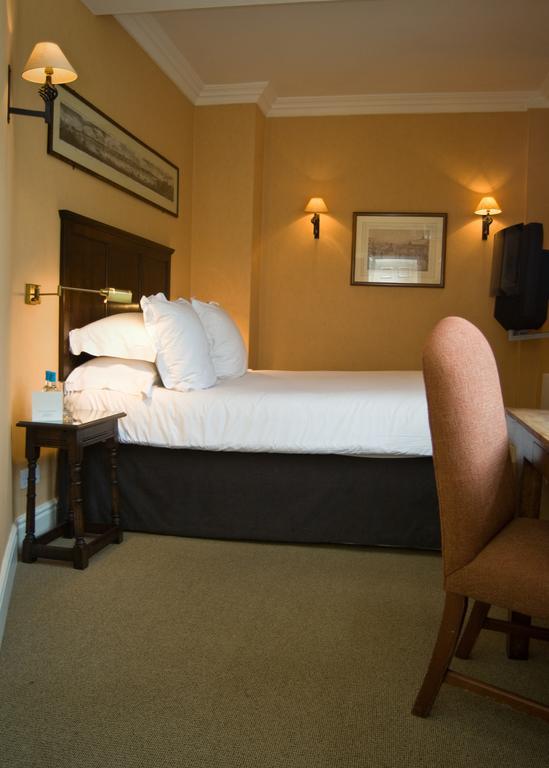 The Old Bridge Hotell Huntingdon Rum bild